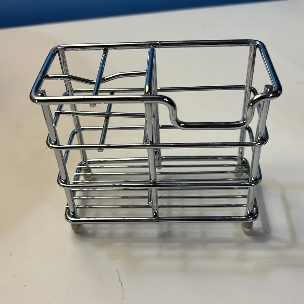 NWOT Silver Metal Toiletry Holder